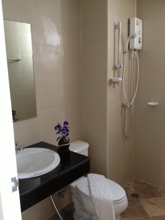 The Silk Hill Hotel Patong Room photo