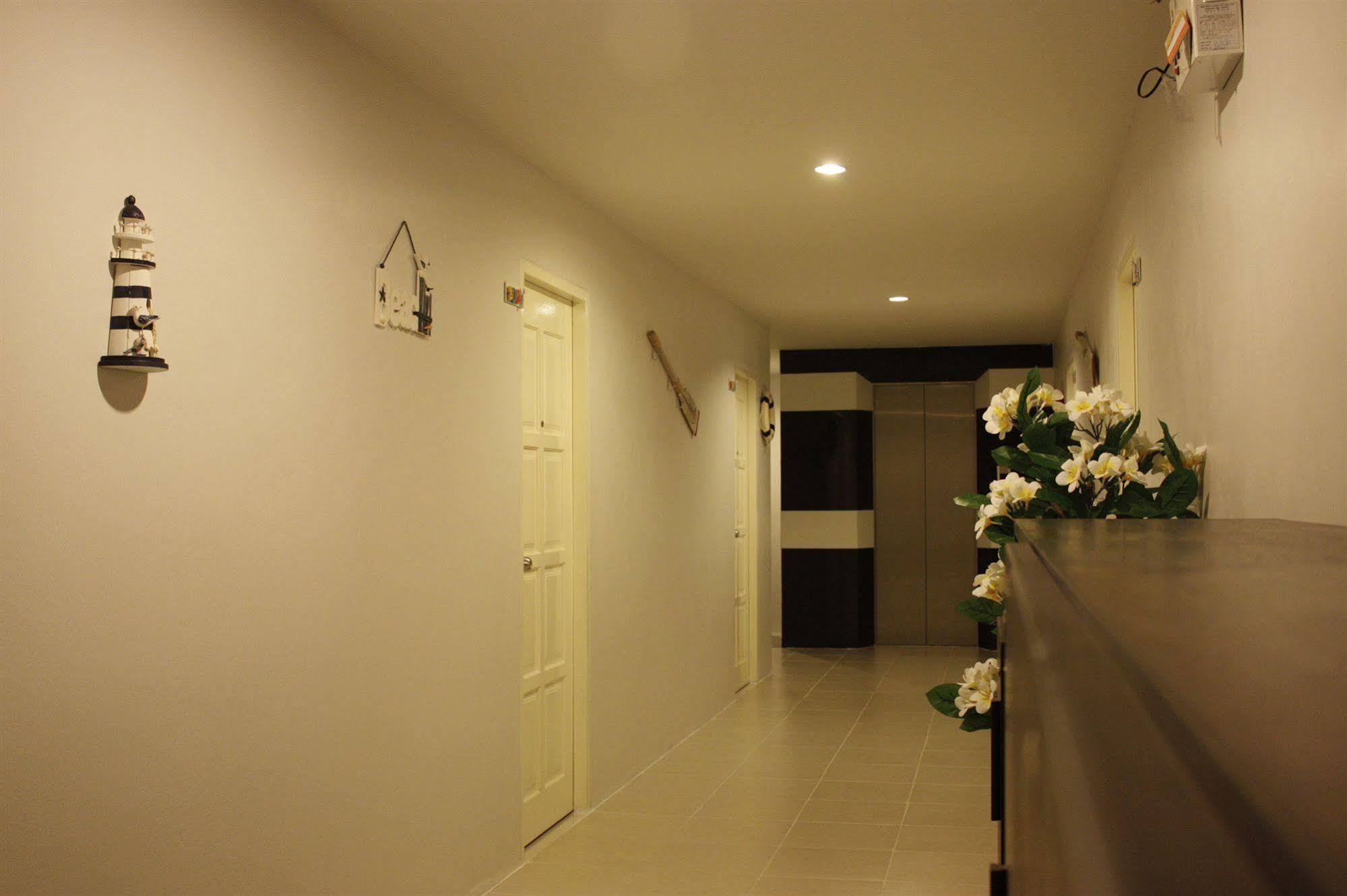 The Silk Hill Hotel Patong Exterior photo